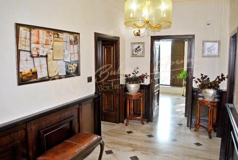 Изысканный, просторный, стильный частный дом с бассейном у моря, г.Варна