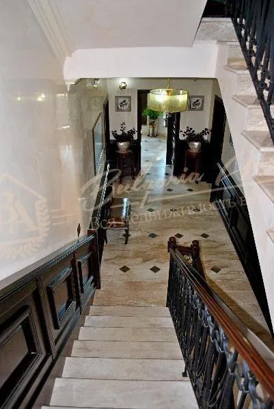 Изысканный, просторный, стильный частный дом с бассейном у моря, г.Варна