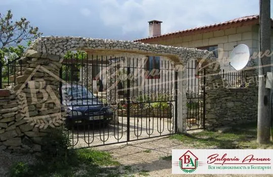 Уютный частный дом с прекрасным большим садом и хорошие соседи