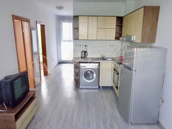 Меблированный трехкомнатный апартамент у моря в к.Солнечный берег