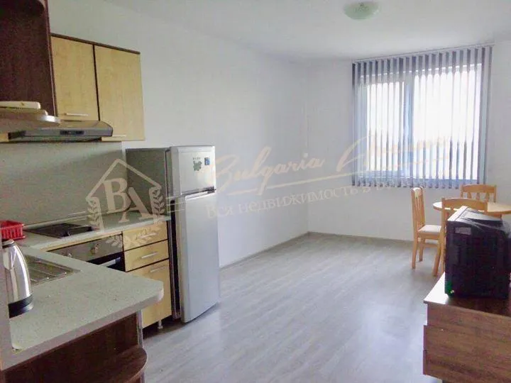 Меблированный трехкомнатный апартамент у моря в к.Солнечный берег