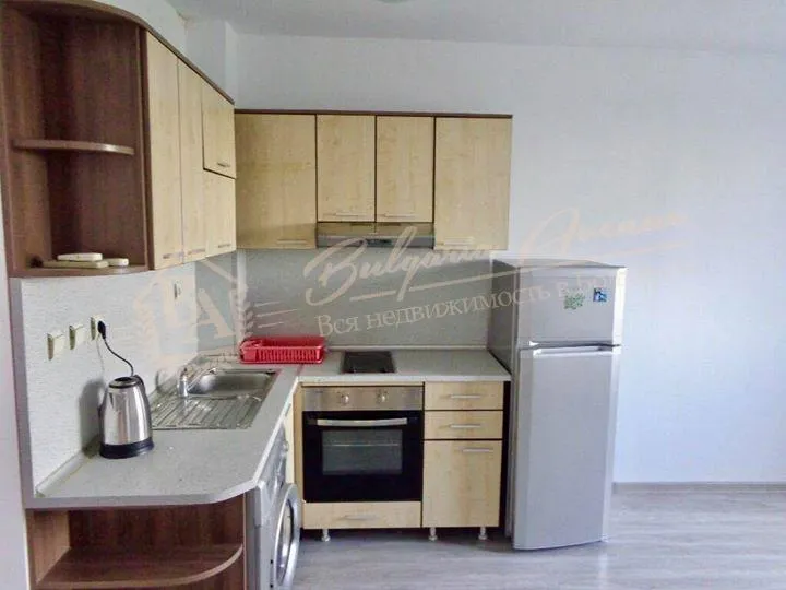 Меблированный трехкомнатный апартамент у моря в к.Солнечный берег