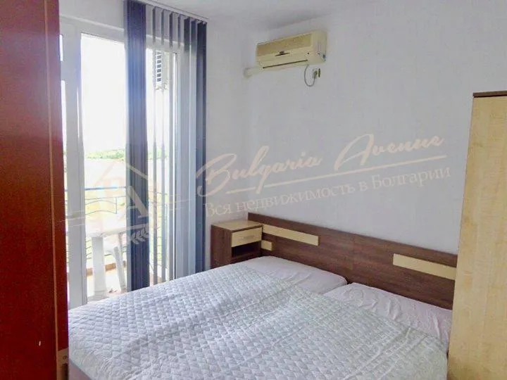 Меблированный трехкомнатный апартамент у моря в к.Солнечный берег