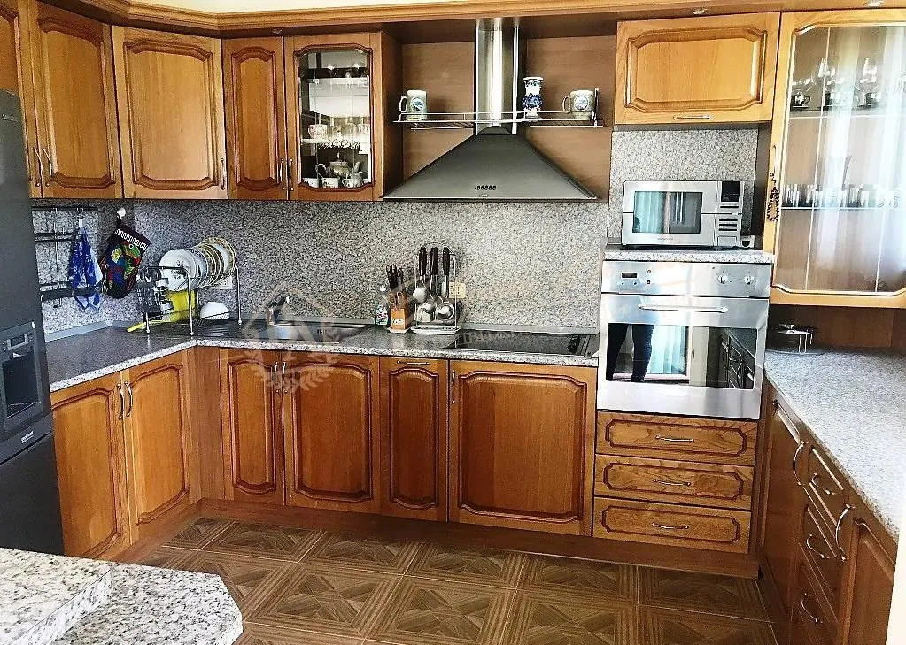 Частный, элитный дом с садом в 200м от пляжа, к.Св.Константин и Елена