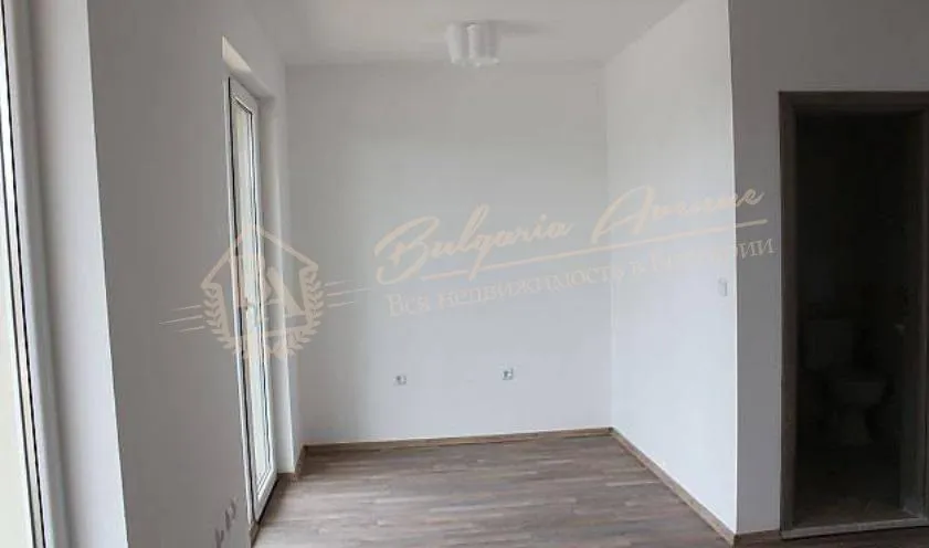 Апартамент с 1 спальней на первой линии в Созополе