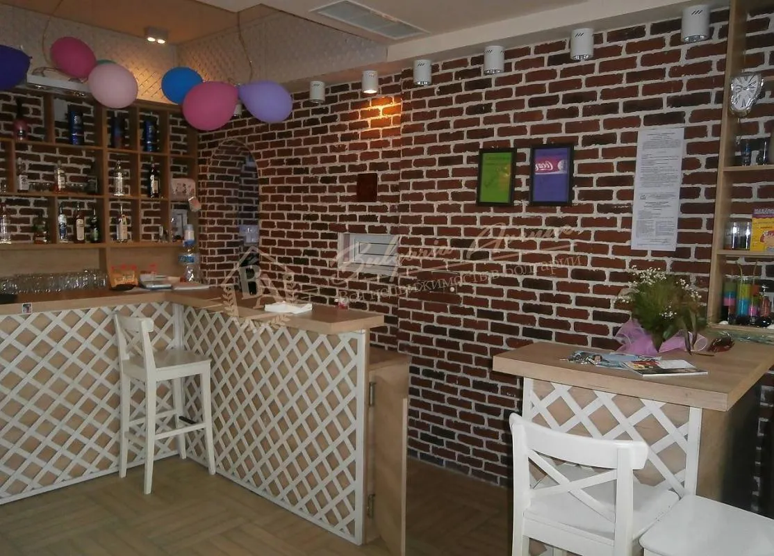 Коктейль бар в новом доме в самом центре г.Бургас