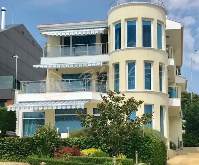 Частный дом у моря в престижном районе в Морской столице г.Варна