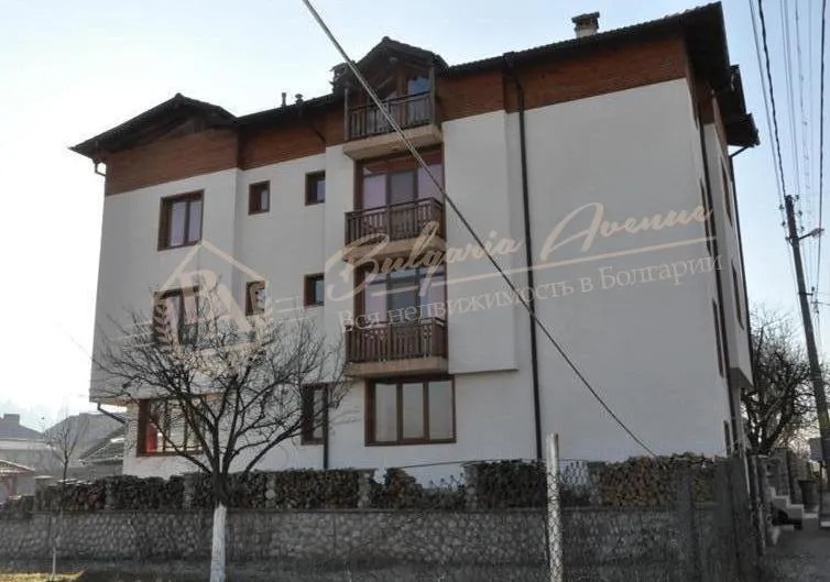 Функционирующий отель с минеральным бассейном, обл.Благоевград