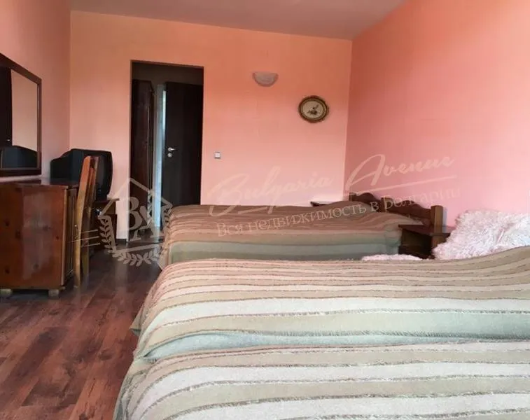 Функционирующий отель с минеральным бассейном, обл.Благоевград