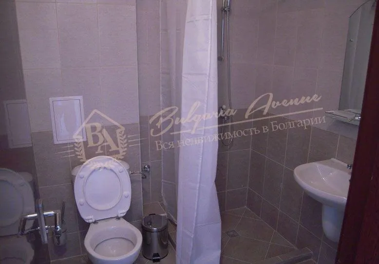 Просторная студия в жилом доме без таксы поддержки, г.Несебър