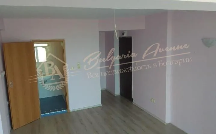 Студия в новом жилом доме без таксы поддержки от застройщика в г.Поморие