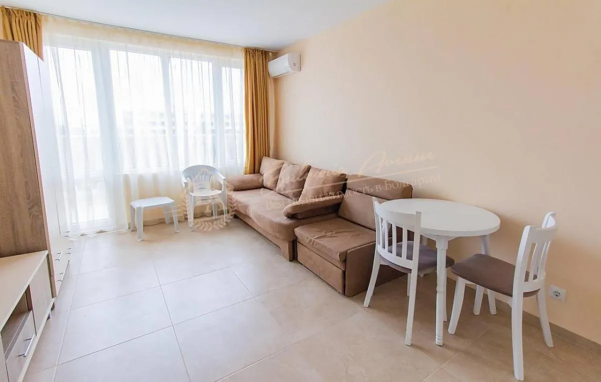 Студия в комплексе Флора Бийч Резорт/ Flora Garden Beach в г.Поморие