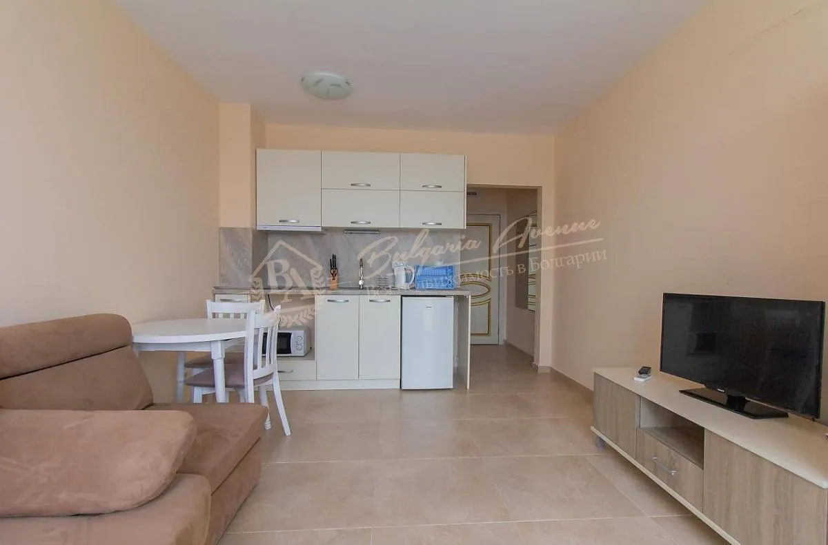 Студия в комплексе Флора Бийч Резорт/ Flora Garden Beach в г.Поморие