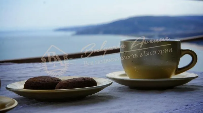 Трехкомнатная квартира с панорамным видом на море, к.Албена