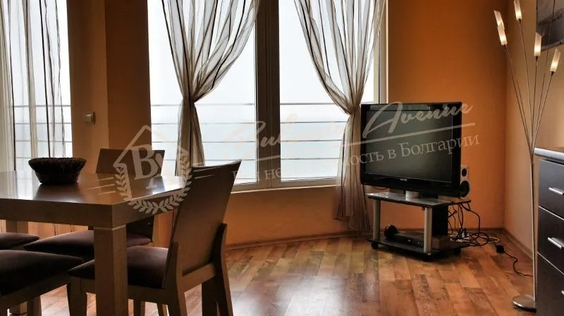 Трехкомнатная квартира с панорамным видом на море, к.Албена