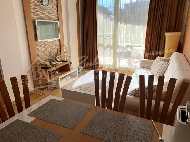 Элитная недвижимость, апартамент с 2 спальнями на Солнечном берегу