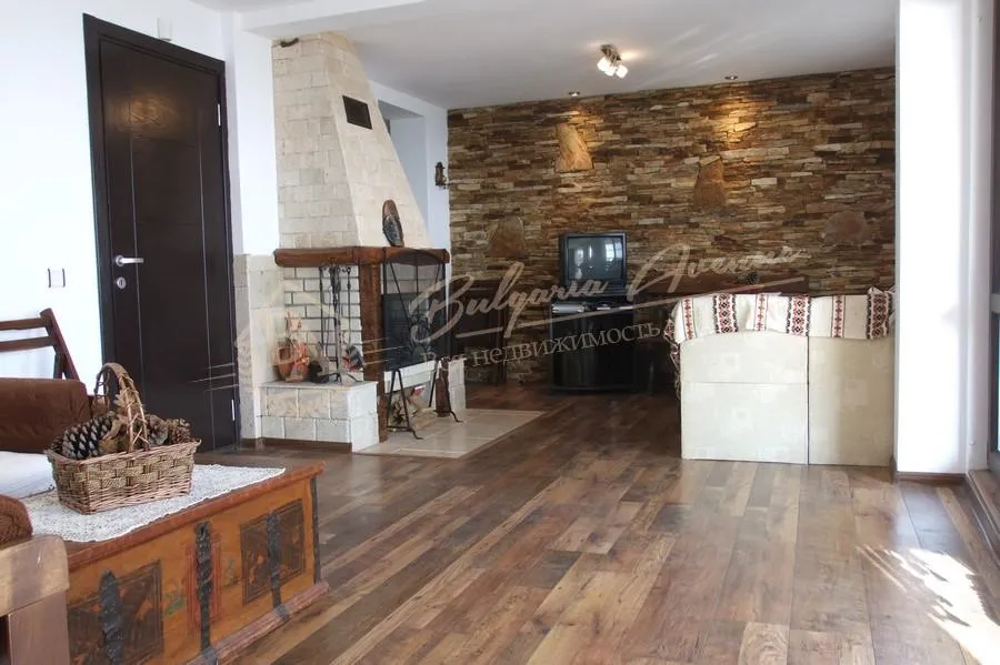 Прекрaсный, двухэтажный дом с панорамным видом на море в Кранево