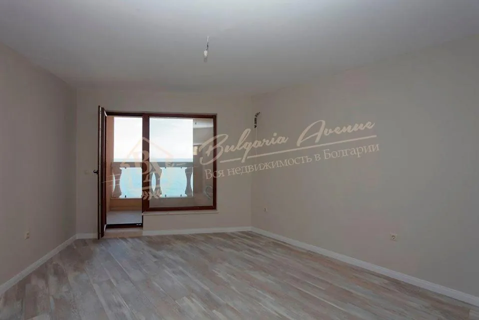 Апартамент с 2 спальнями в элитном комплексе на первой линии в г.Варна