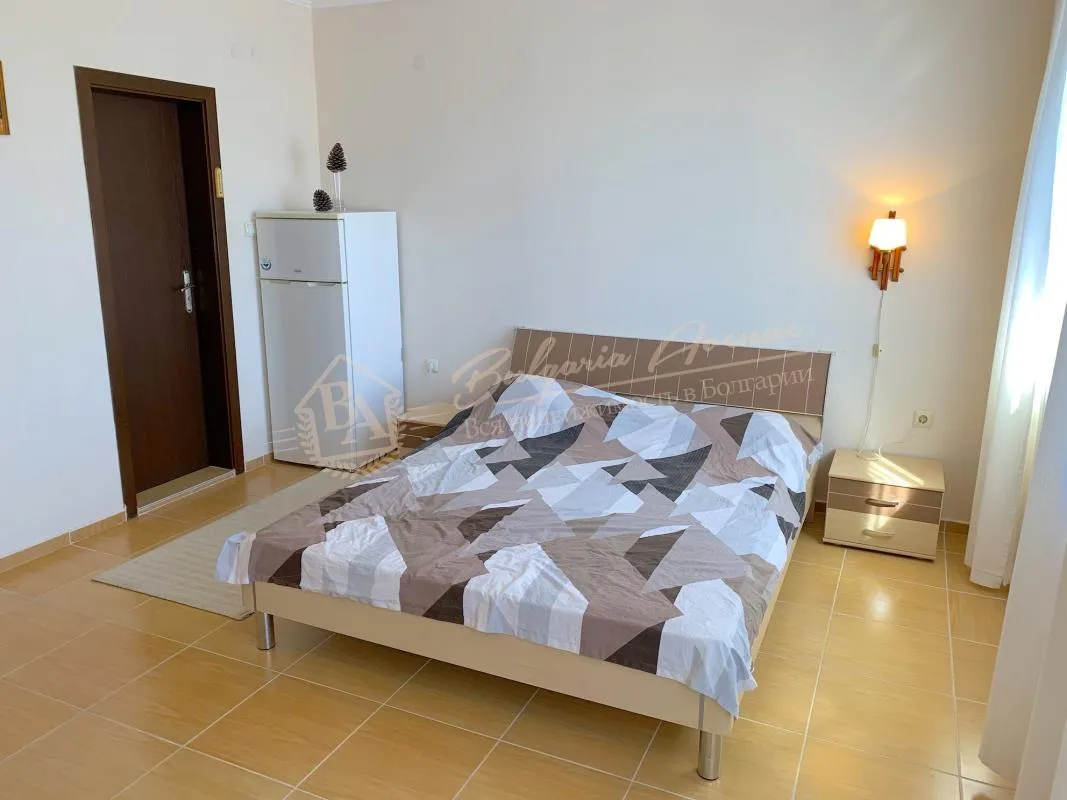 Просторная студия с видом на море, всего в 150 м от пляжа, в Равде