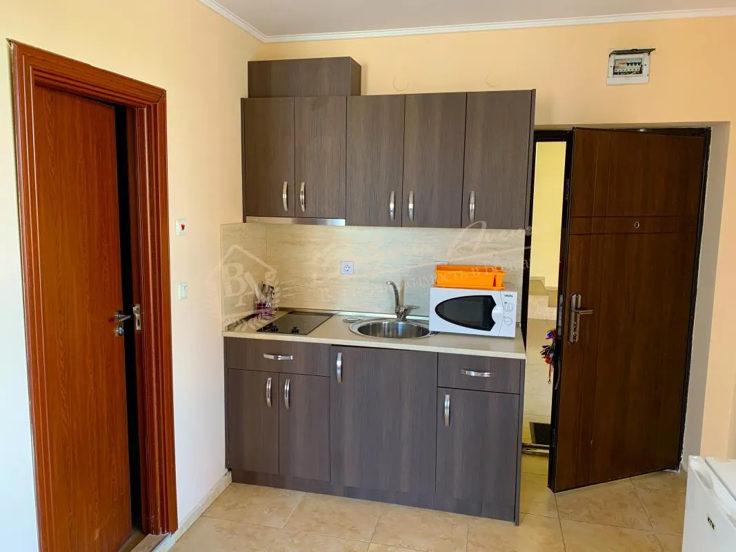 Меблированная, просторная студия в метрах от пляжа в Равде