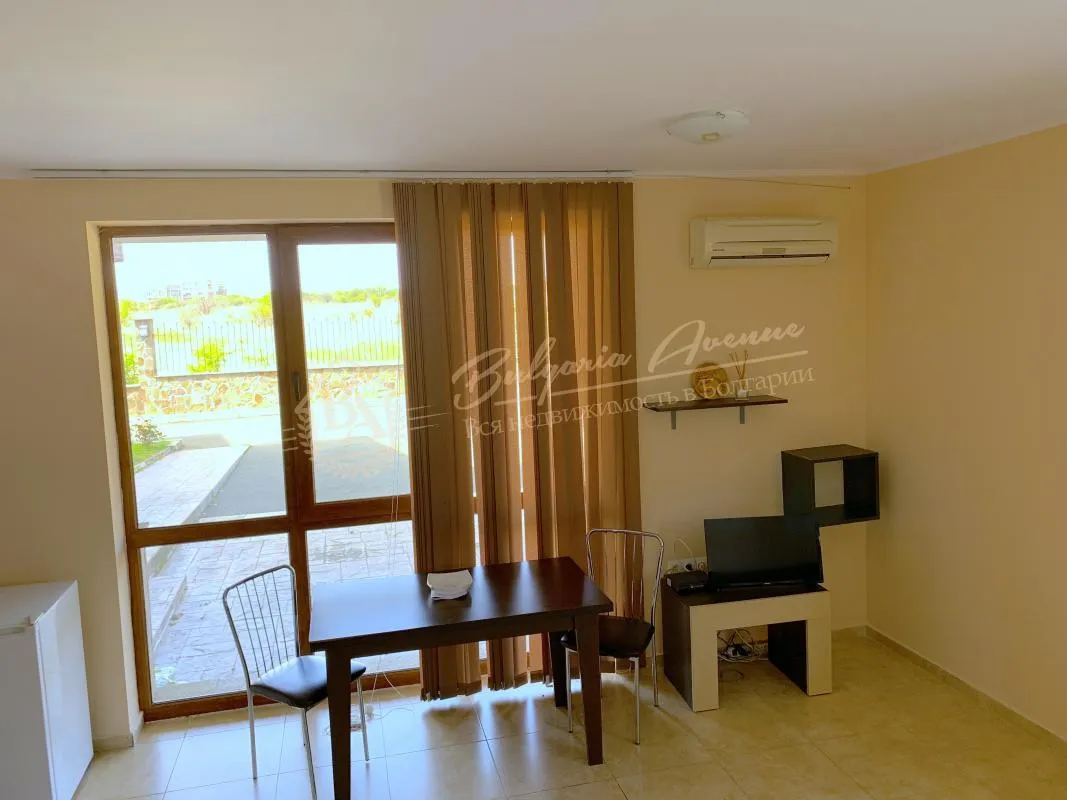 Меблированная, просторная студия в метрах от пляжа в Равде