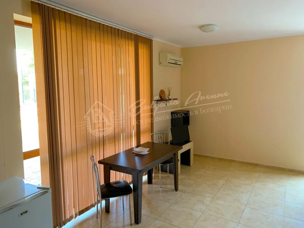 Меблированная, просторная студия в метрах от пляжа в Равде