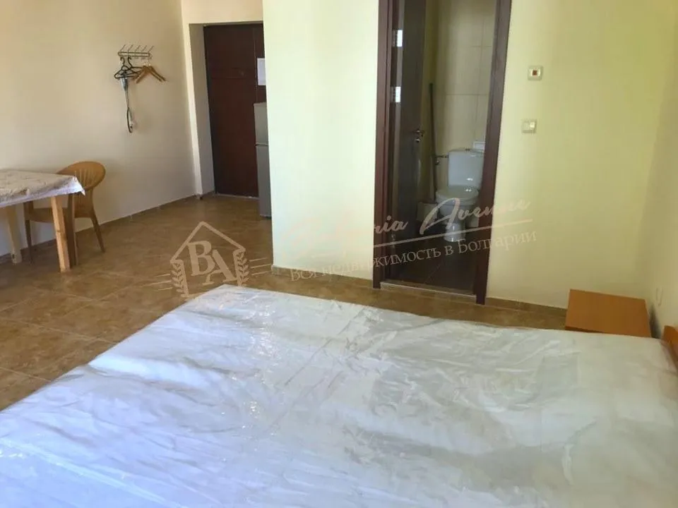 Меблированная, просторная студия в метрах от пляжа в Равде