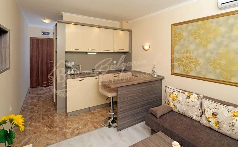 Студия класса люкс в закрытом комплексе в 150 м от моря, г.Святой Влас