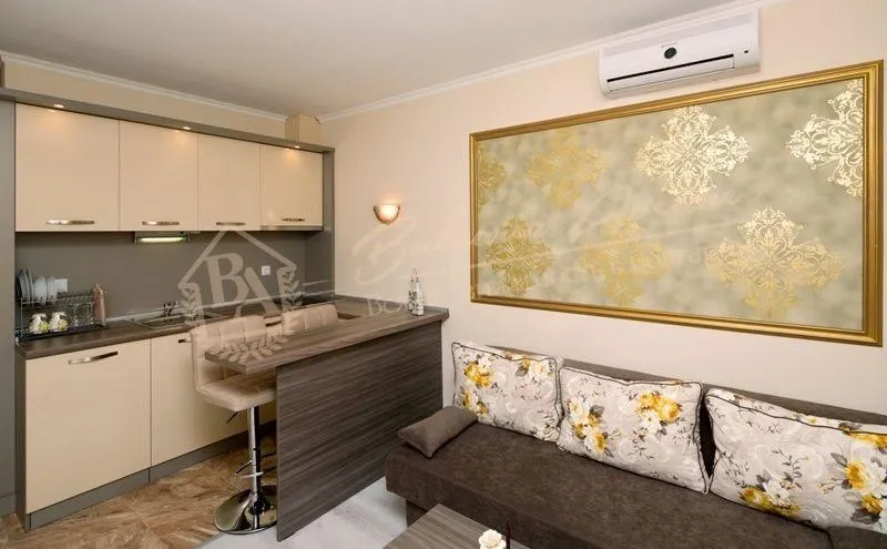 Студия класса люкс в закрытом комплексе в 150 м от моря, г.Святой Влас