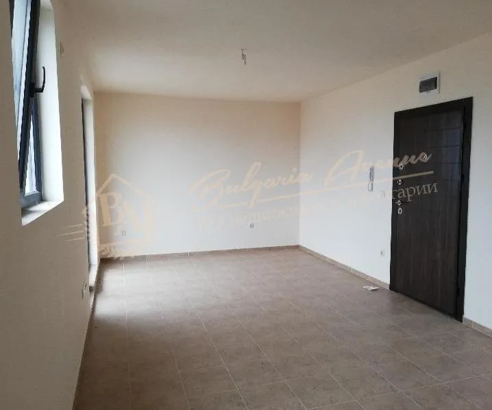 Студия с видом на море в новом жилом доме без таксы поддержки в г.Поморие