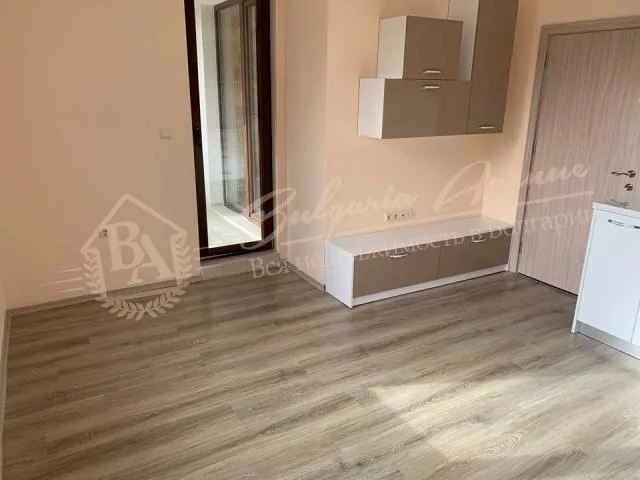 Апартамент с 1 спальней в минуте от пляжа в Равде