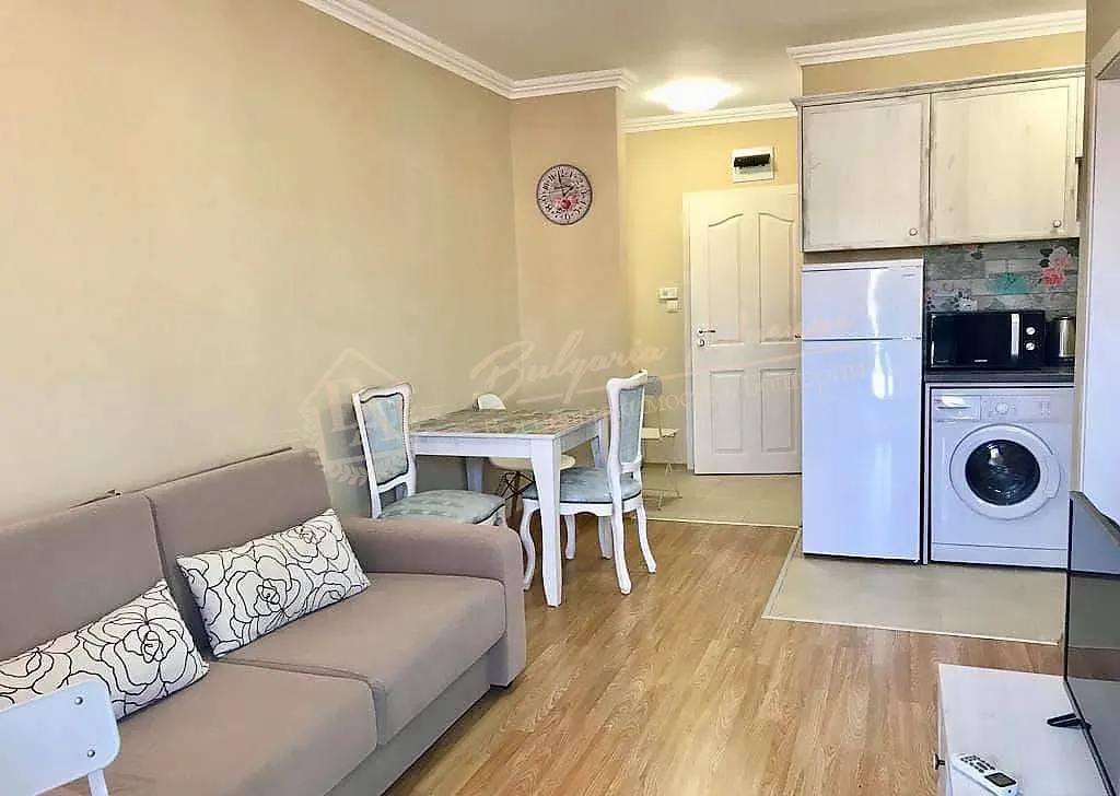 Прекрасно меблированная двухкомнатная квартира в г.Несебър