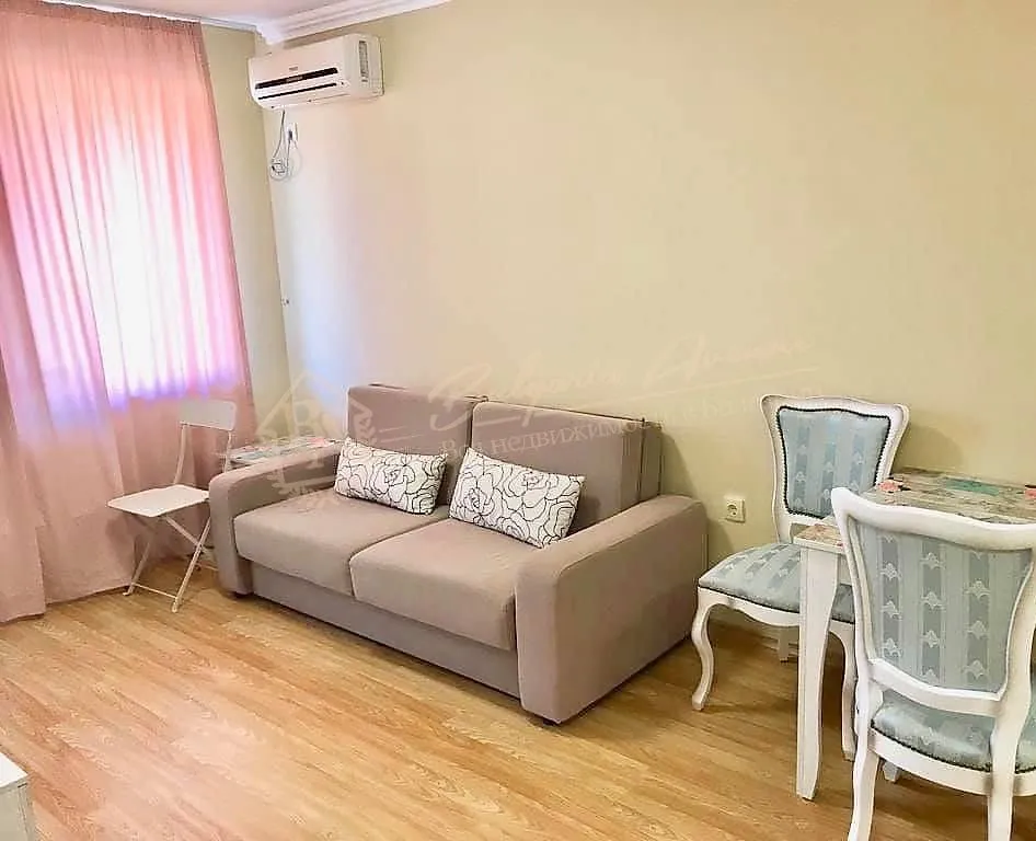 Прекрасно меблированная двухкомнатная квартира в г.Несебър