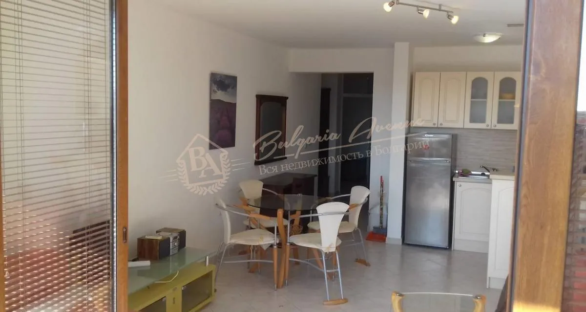 Трехкомнатная квартира видом на море на первой линии,в г.Святой Влас