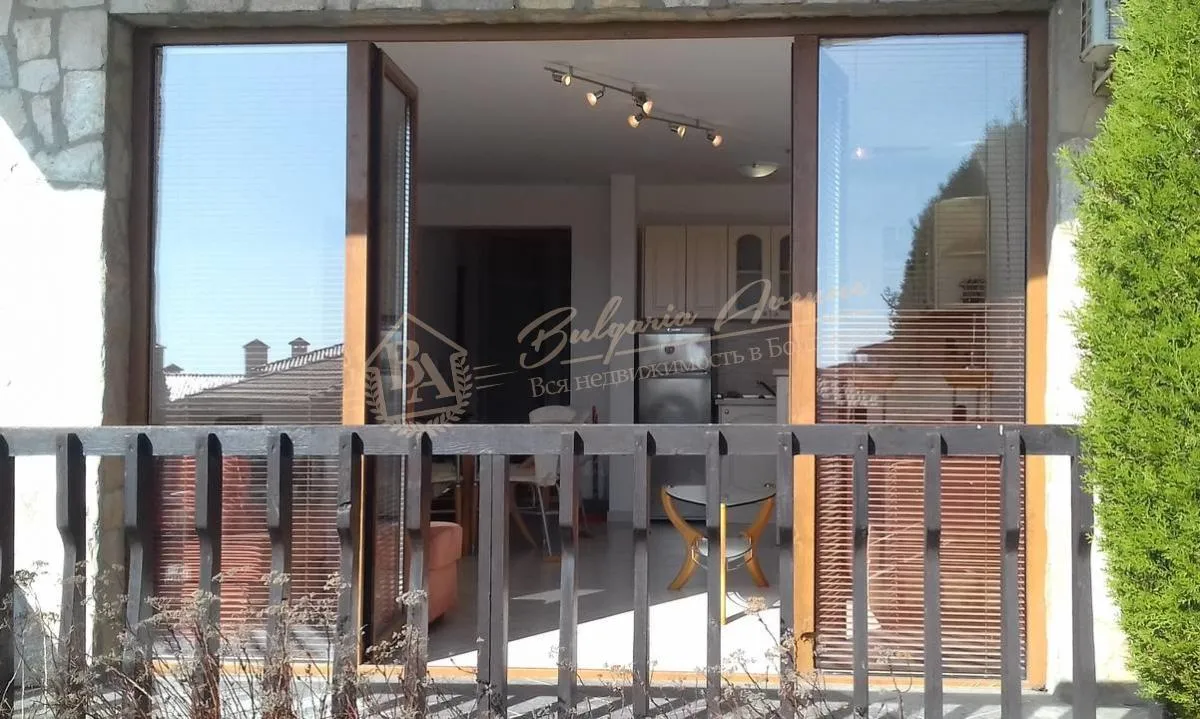 Трехкомнатная квартира видом на море на первой линии,в г.Святой Влас