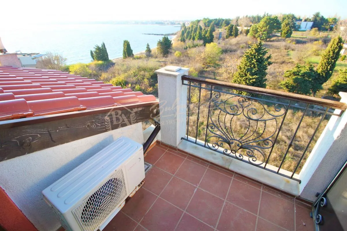 Двухэтажная квартира с 2 спальнями, Chateau Del Marina Penthouses, г.Несебр