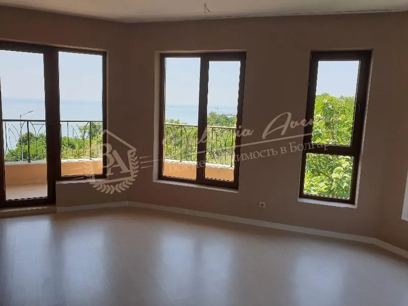 Новая трехкомнатная квартира с видом на море в г.Варна