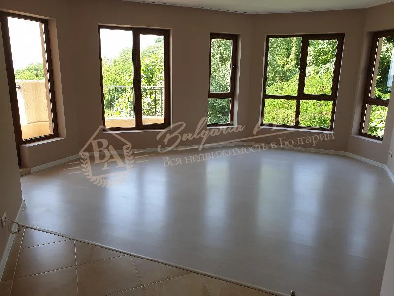 Новая трехкомнатная квартира с видом на море в г.Варна