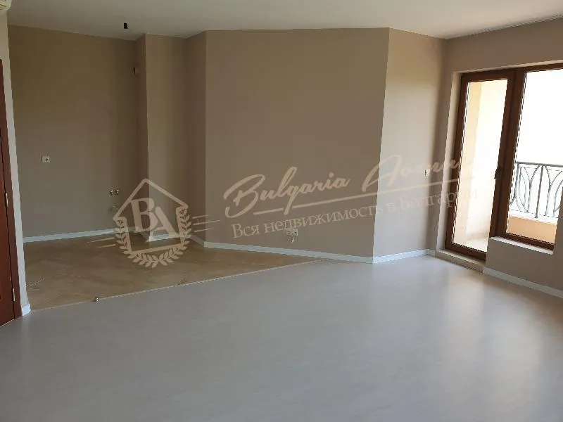 Новая трехкомнатная квартира с видом на море в г.Варна