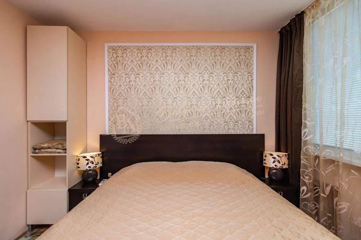 Трехкомнатная роскошно меблированная квартира в широком центре в г.Варна