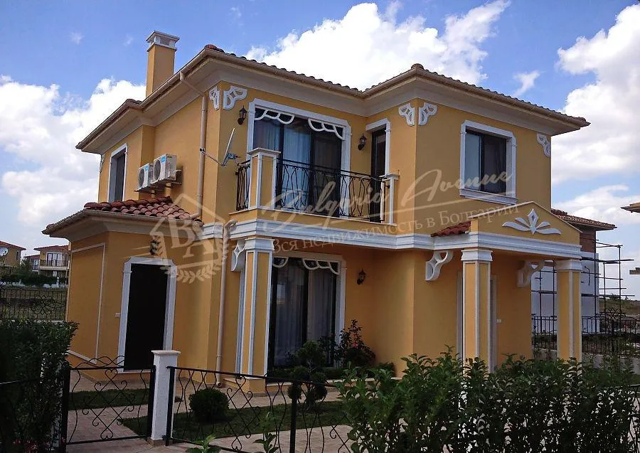 Вилла в закрытом комплексе у моря в обл.Бургас