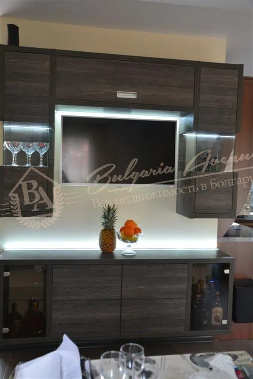 Дом с участком 1500 кв.м в жилом районе г.Варна