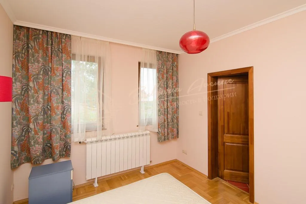 Частный дом с участком, с видом на море, тишина и спокойствие в городе Варна