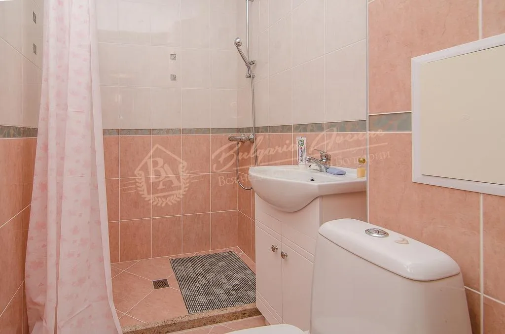 Частный дом с участком, с видом на море, тишина и спокойствие в городе Варна