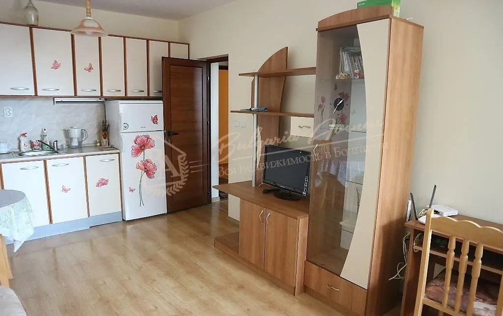 Меблированная, двухкомнатная квартира с видом на бассейн, к.Солнечный берег