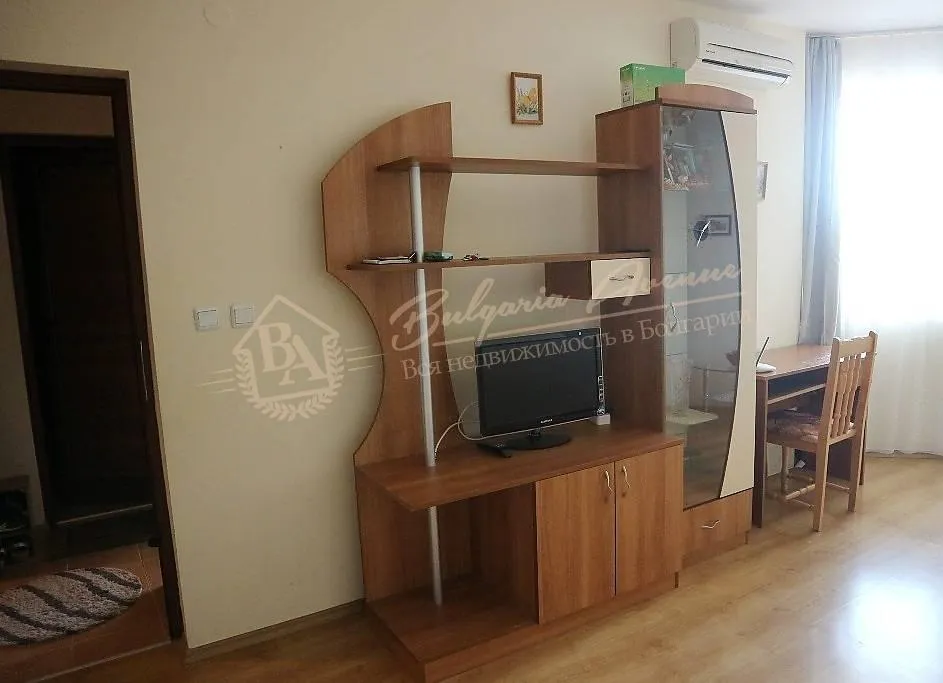 Меблированная, двухкомнатная квартира с видом на бассейн, к.Солнечный берег