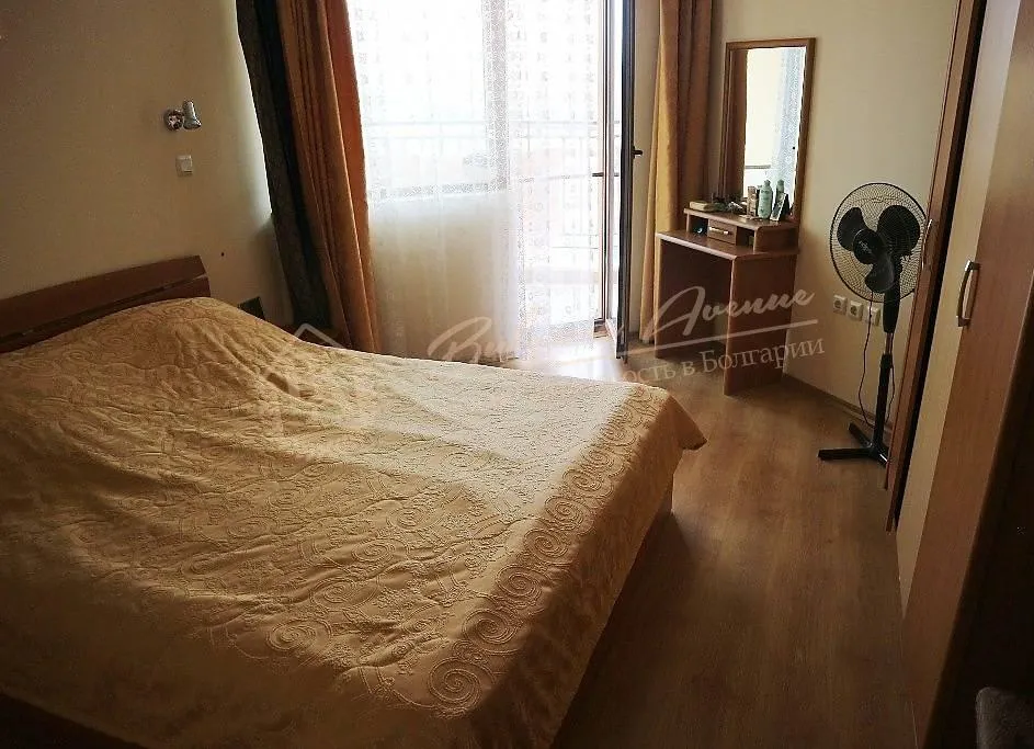 Меблированная, двухкомнатная квартира с видом на бассейн, к.Солнечный берег