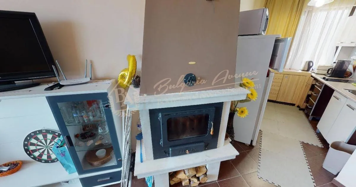 Двухэтажный таунхаус с видом на море в Кошарица