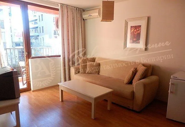 Меблированная двухкомнатная квартира в 150 метрах от пляжа