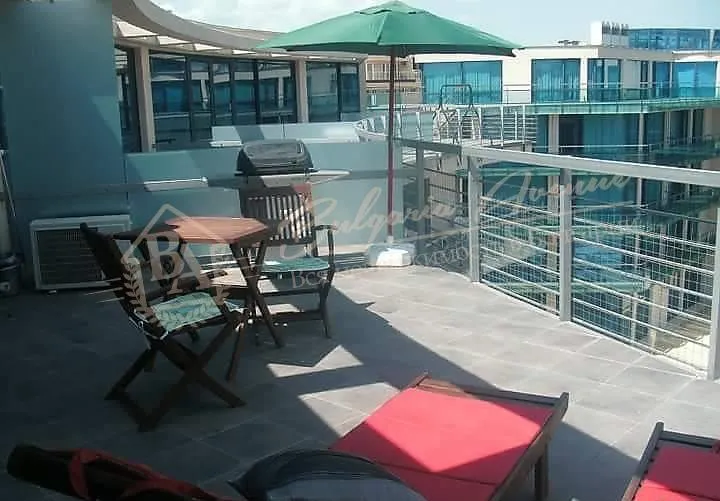 Просторная квартира с 1 спальней в закрытом комплексе в к. Солнечный Берег